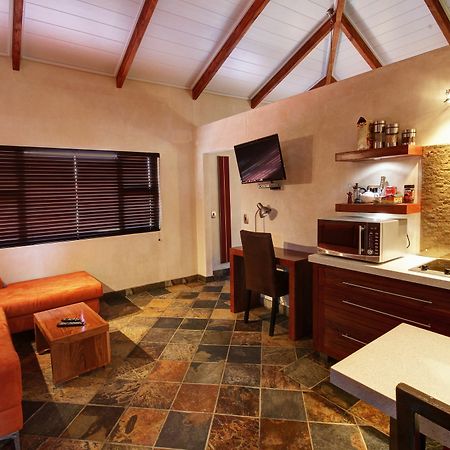 Hartmann Suites Serviced Self-Catering Apartments ويندهوك المظهر الخارجي الصورة
